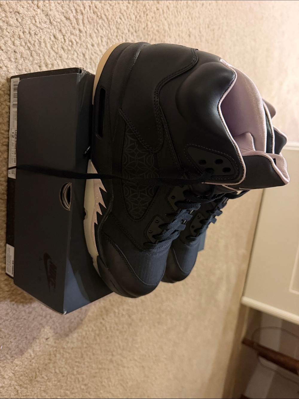 Nike Men’s Black Leather High-Top Sneakers with Pink Lining